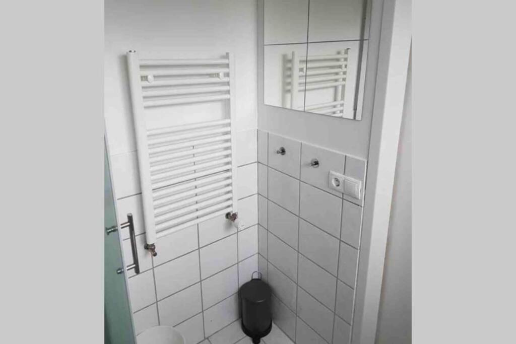 Private Studio Apartment Near The Airport Njarthvik Eksteriør billede