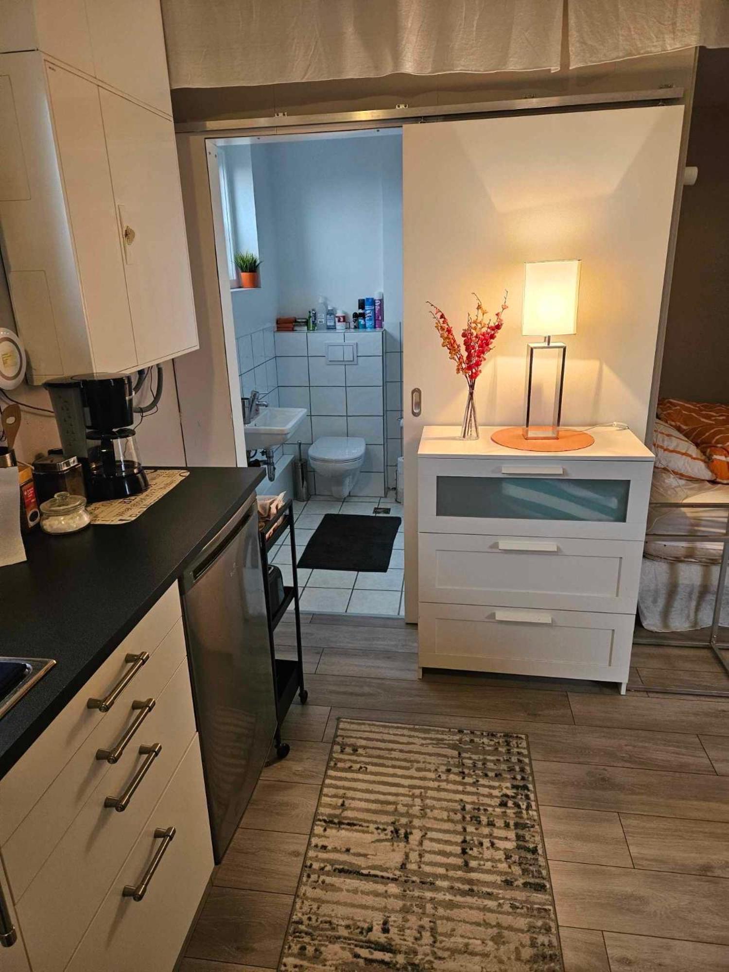 Private Studio Apartment Near The Airport Njarthvik Eksteriør billede
